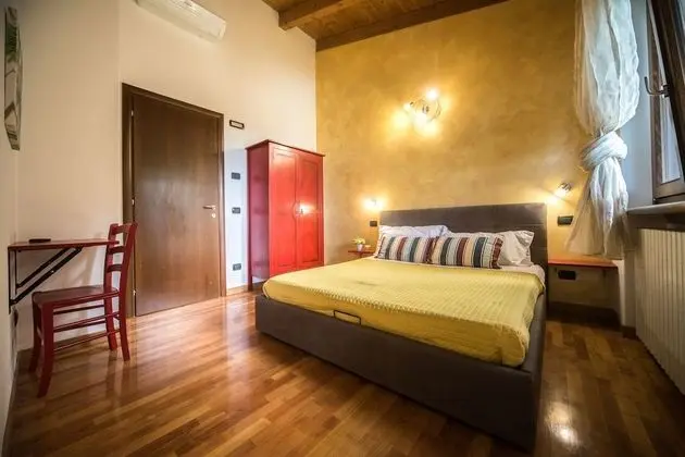 Tek Büyük Yataklı Oda, Göl Manzaralı (Glicine)