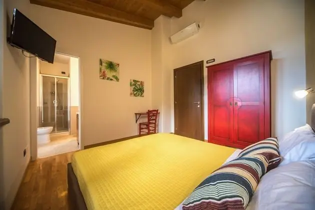 Tek Büyük Yataklı Oda, Göl Manzaralı (Glicine)