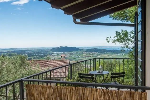 Tek Büyük Yataklı Oda, Göl Manzaralı (Glicine)