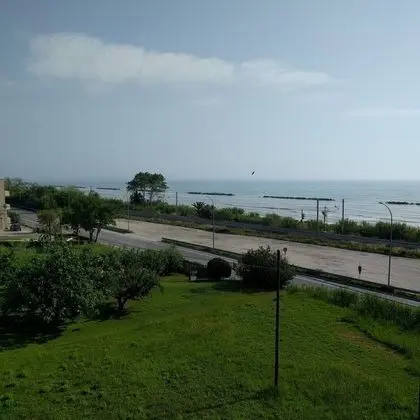 Üç Kişilik Oda, Deniz Manzaralı