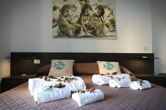Deluxe Üç Kişilik Oda, Kısmi Deniz Manzaralı (Mares)