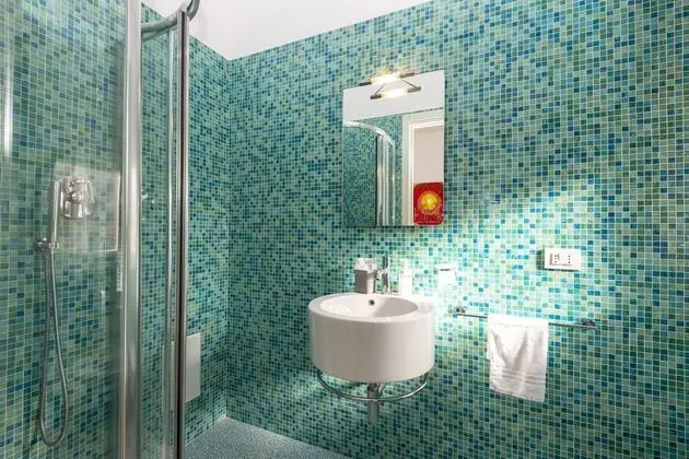 Deluxe Üç Kişilik Oda, Kısmi Deniz Manzaralı (Mares)