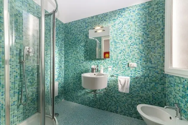 Deluxe Üç Kişilik Oda, Kısmi Deniz Manzaralı (Mares)