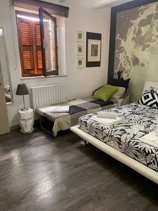 Üç Kişilik Oda, Şehir Manzaralı