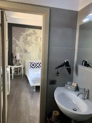 Üç Kişilik Oda, Şehir Manzaralı