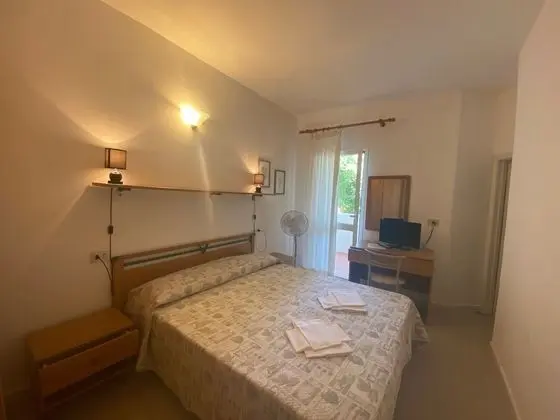 Tek Büyük veya İki Ayrı Yataklı Oda, Balkon