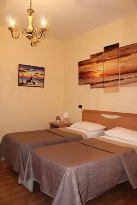 Tek Büyük veya İki Ayrı Yataklı Oda