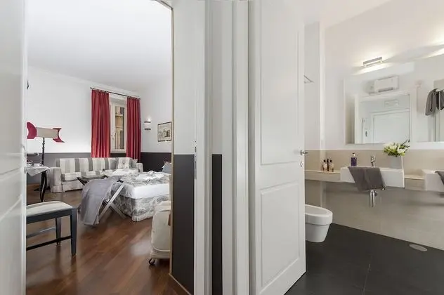 Comfort Tek Büyük Yataklı Oda