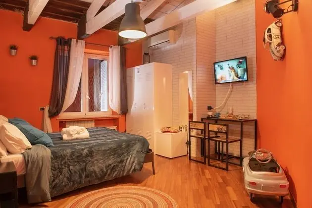 Premium Üç Kişilik Oda, Banyolu/Duşlu (Industrial)