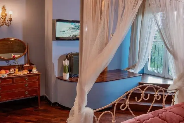 Romantic Üç Kişilik Oda, Banyolu/Duşlu, Bahçe Manzaralı (Romance)