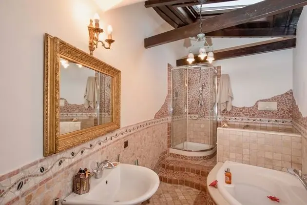 Süit, Banyolu/Duşlu (Suite)