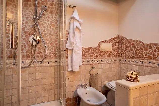 Süit, Banyolu/Duşlu (Suite)