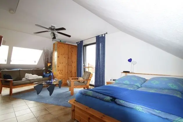 Business Stüdyo, Birden Çok Yatak, Sigara İçilmez, Mikrodalga (Dachstudio mit Seeblick)