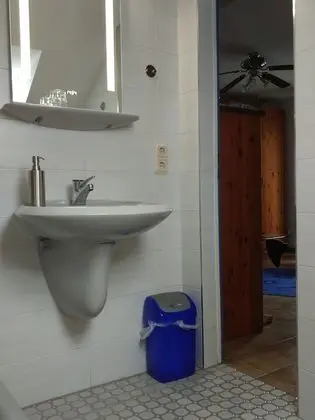 Business Stüdyo, Birden Çok Yatak, Sigara İçilmez, Mikrodalga (Dachstudio mit Seeblick)