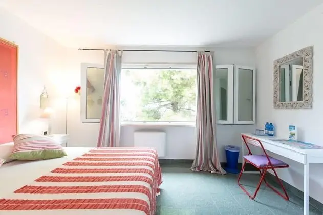 Superior Tek Büyük veya İki Ayrı Yataklı Oda, Deniz Manzaralı (Borsette)