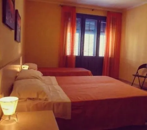 Üç Kişilik Oda, Balkon (1)