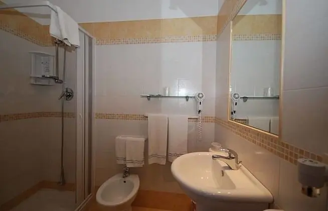 Üç Kişilik Oda, Balkon (1)