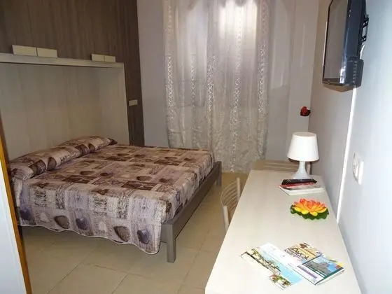 Basic Tek Büyük Yataklı Oda, Bahçe Manzaralı