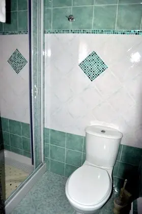 Basic Tek Büyük veya İki Ayrı Yataklı Oda