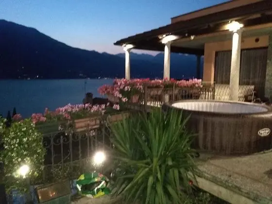 Dört Kişilik Oda, Göl Manzaralı