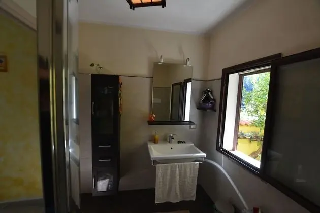 Tek Büyük Yataklı Oda, Özel Banyo, Dağ Manzaralı (Teo)