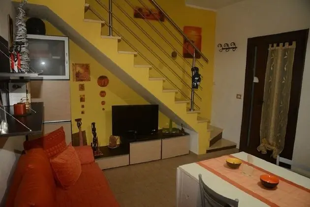 Tek Büyük Yataklı Oda, Özel Banyo, Dağ Manzaralı (Teo)