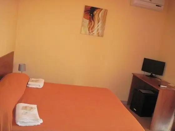 Tek Büyük veya İki Ayrı Yataklı Oda, Deniz Manzaralı