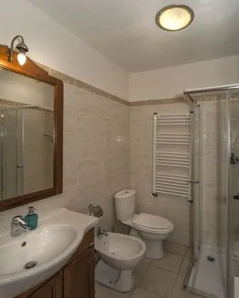 Tek Kişilik Oda, 1 Tek Kişilik Yatak, Ortak Banyo