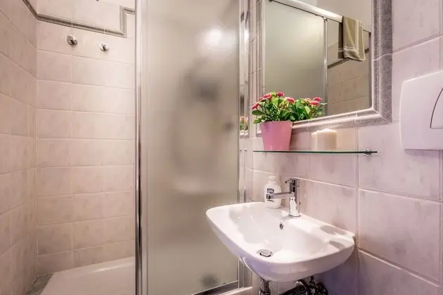 Tek Büyük veya İki Ayrı Yataklı Oda, Özel Banyo