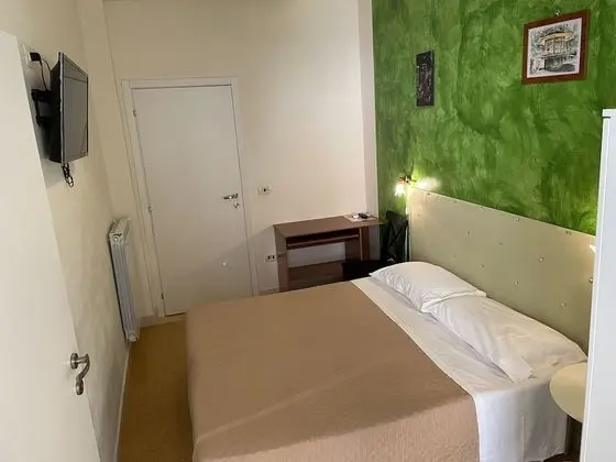 Standard Tek Büyük Yataklı Oda, Banyolu/Duşlu, Avlu Manzaralı (Verdiana)
