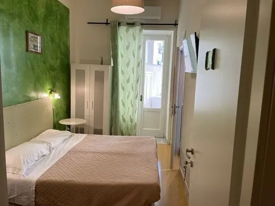 Standard Tek Büyük Yataklı Oda, Banyolu/Duşlu, Avlu Manzaralı (Verdiana)