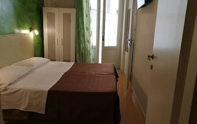 Standard Tek Büyük Yataklı Oda, Banyolu/Duşlu, Avlu Manzaralı (Verdiana)