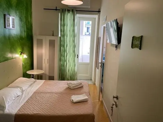 Standard Tek Büyük Yataklı Oda, Banyolu/Duşlu, Avlu Manzaralı (Verdiana)