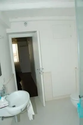 Dört Kişilik Oda, Balkon, Bahçe Manzaralı