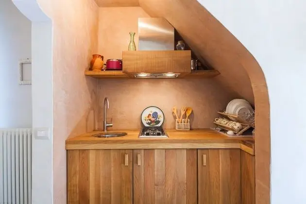 Basic Tek Büyük Yataklı Oda, Küçük Mutfak, Ek Bina