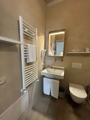 Basic Tek Büyük Yataklı Oda, Küçük Mutfak, Ek Bina