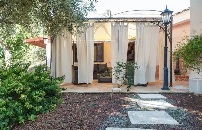 Deluxe Tek Büyük Yataklı Oda, Havuz Kenarı