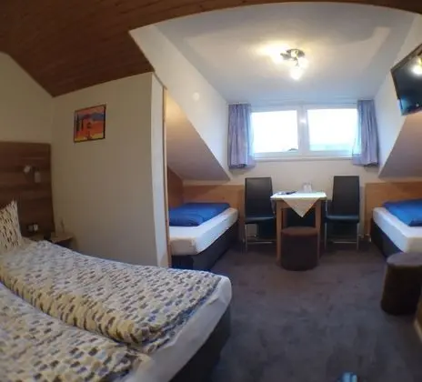 Dört Kişilik Oda, Balkon, Dağ Manzaralı
