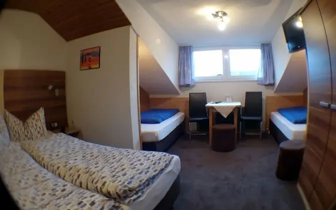 Dört Kişilik Oda, Balkon, Dağ Manzaralı