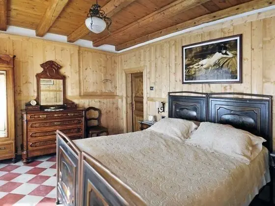 Tek Büyük Yataklı Oda, Ortak Banyo (Folon)