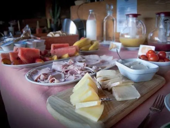 Tek Büyük Yataklı Oda, Ortak Banyo (Folon)