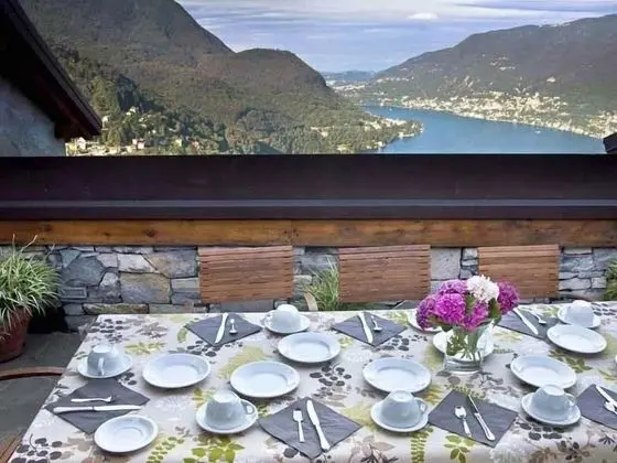 Tek Büyük Yataklı Oda, Ortak Banyo (Folon)