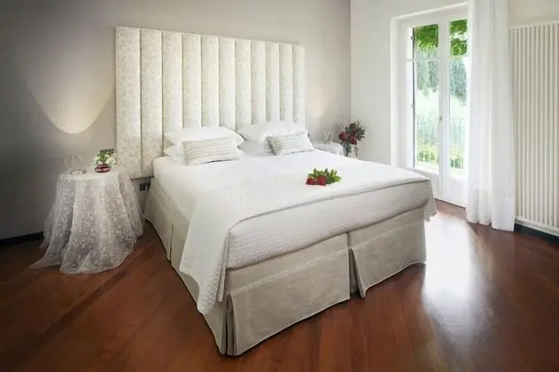 Tek Büyük veya İki Ayrı Yataklı Oda, Bahçe Manzaralı