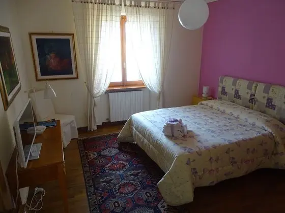 Tek Büyük Yataklı Oda, Sigara İçilmez (shared bathroom)