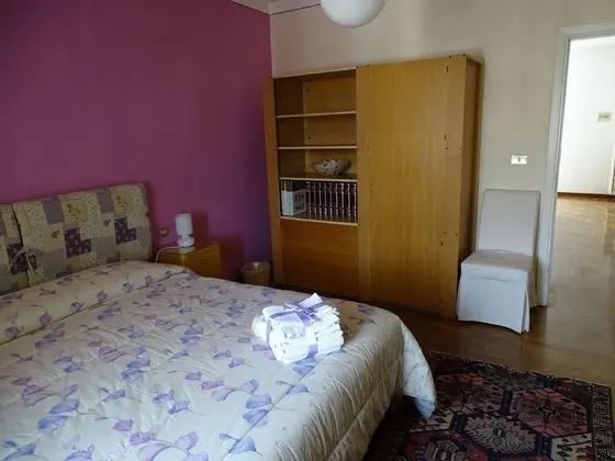 Tek Büyük Yataklı Oda, Sigara İçilmez (shared bathroom)