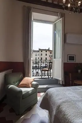 Tek Büyük Yataklı Oda, Balkon