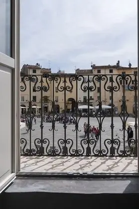 Tek Büyük Yataklı Oda, Balkon