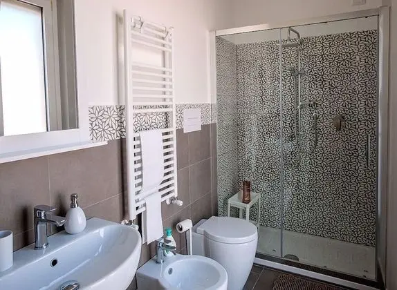 Tek Büyük Yataklı Oda, Balkon