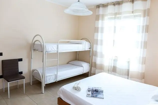 Dört Kişilik Oda, Bahçe Manzaralı