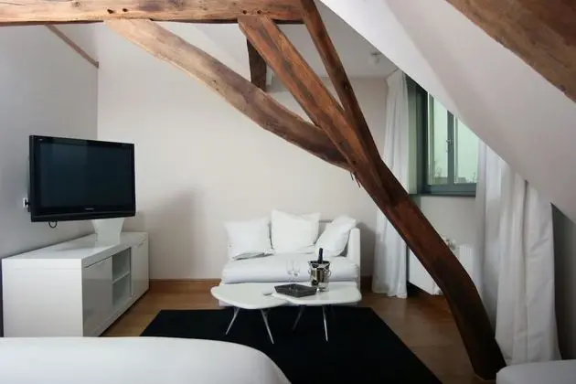 Süit, 1 Büyük (Queen) Boy Yatak